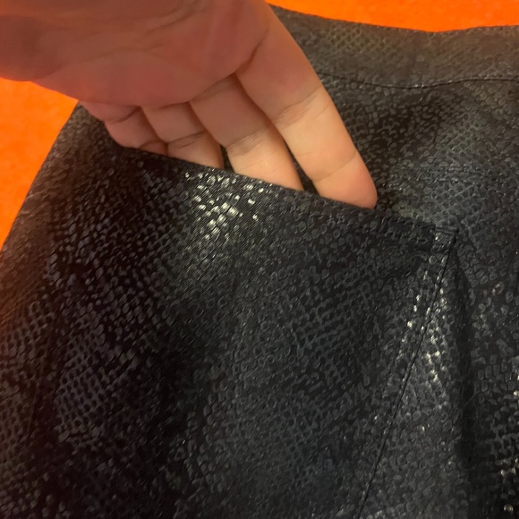 Lafayette 148 New York black shiny foil snakeskin mid-rise straight leg jeans - Picture 13 of 13